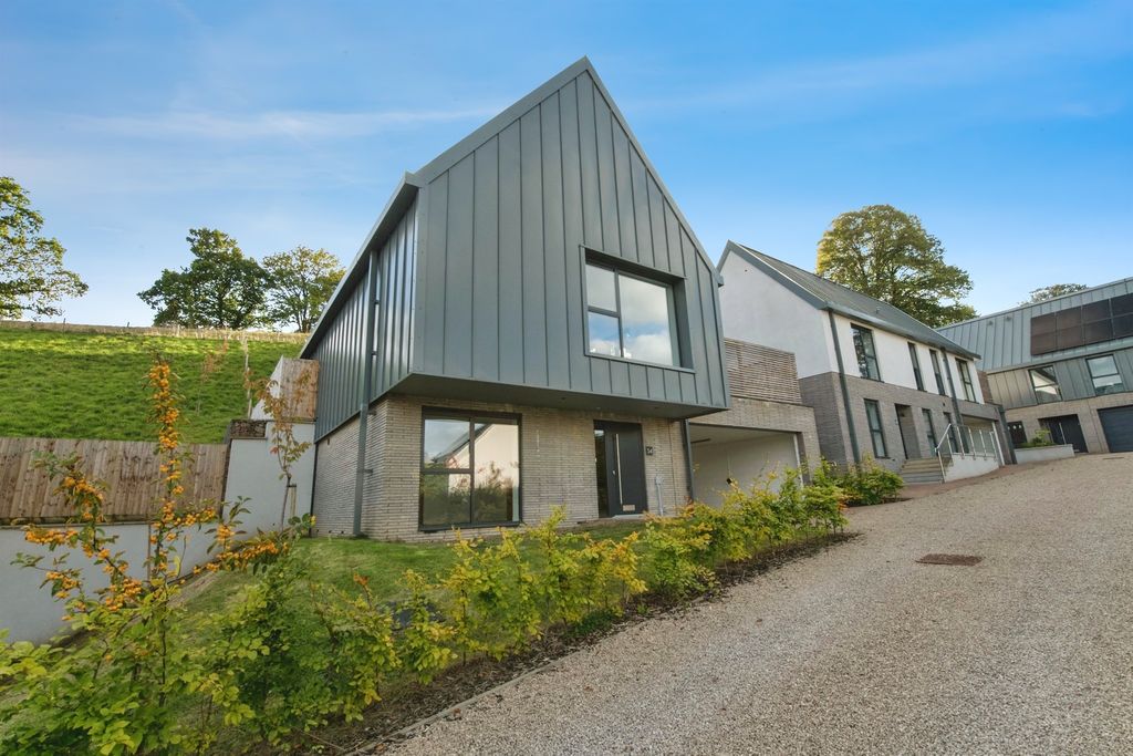 4 bed detached house for saleElizabeth Penton Way, Bampton, Tiverton EX16