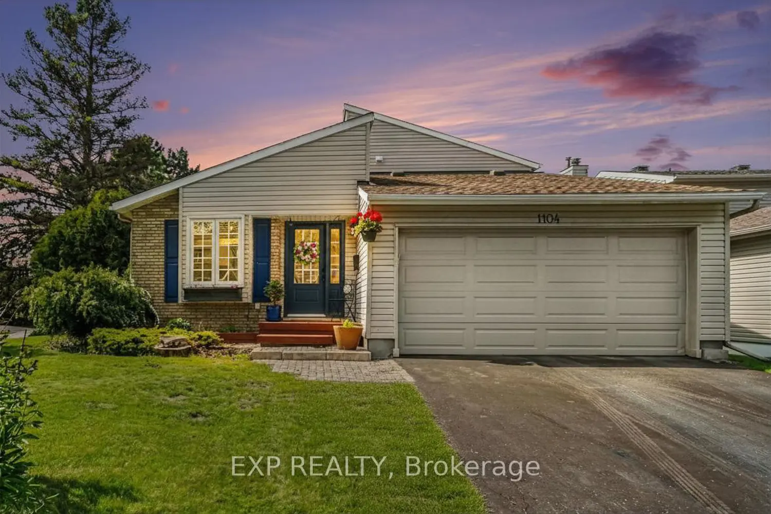 1104 Chateau Crescent photo 2