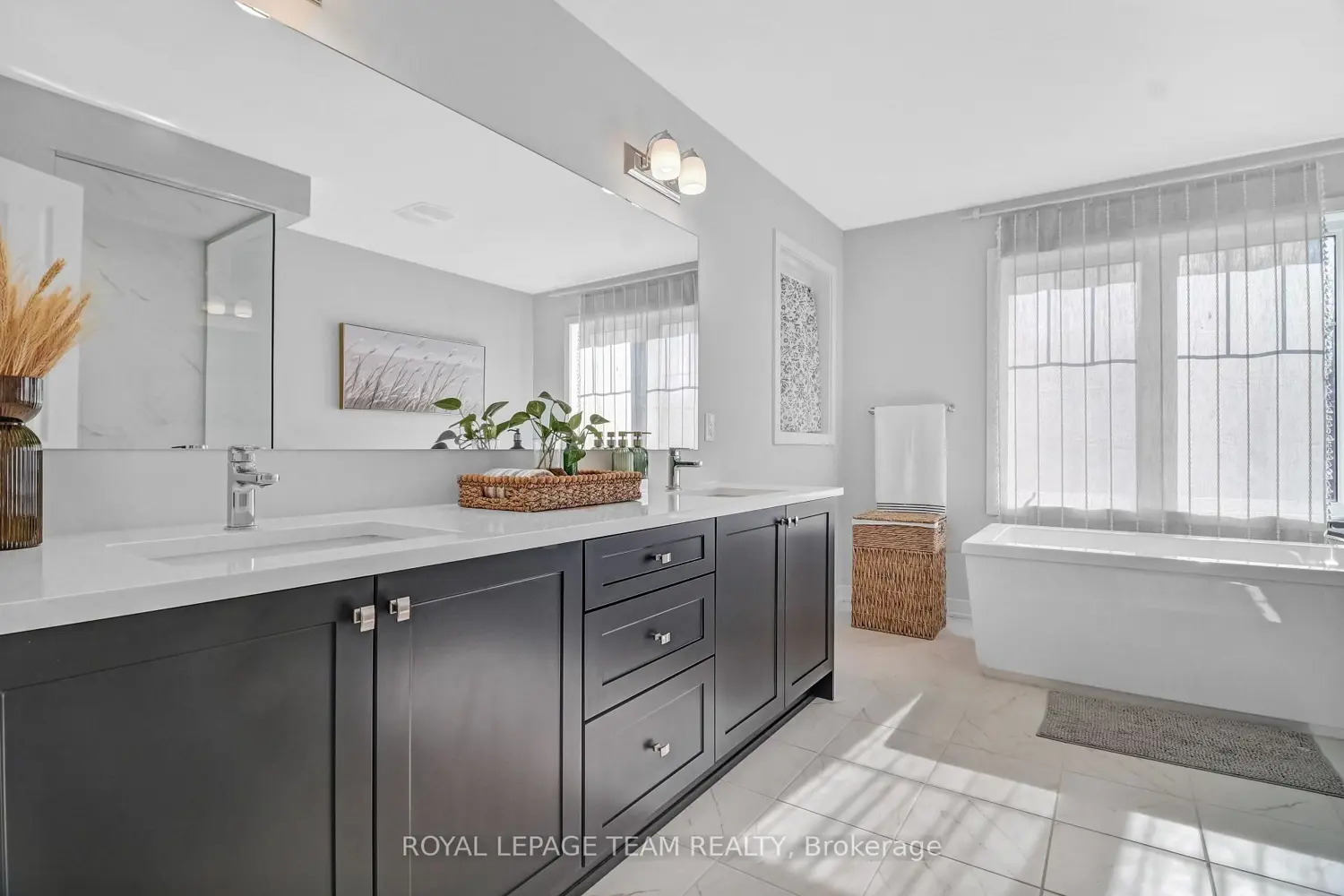 Additional image 12 of 647 Cygnus Street