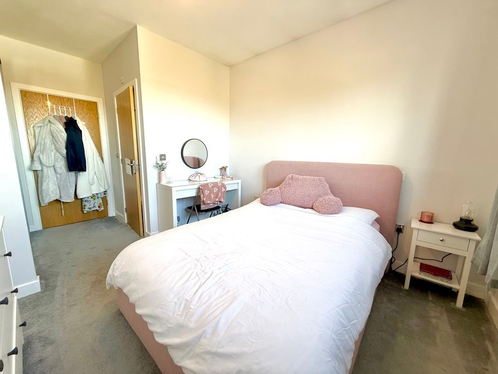 Additional image 8 of 2 bed flat for saleLeyland Road, Dunstable LU6
