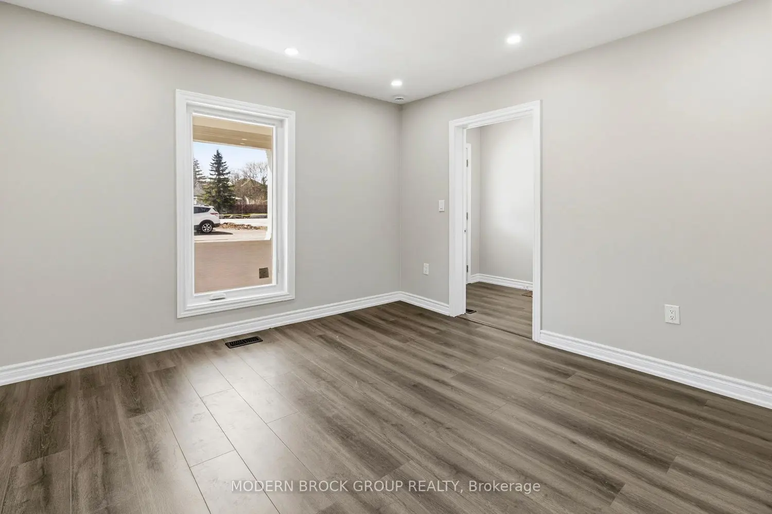 110 Brock Street photo 3