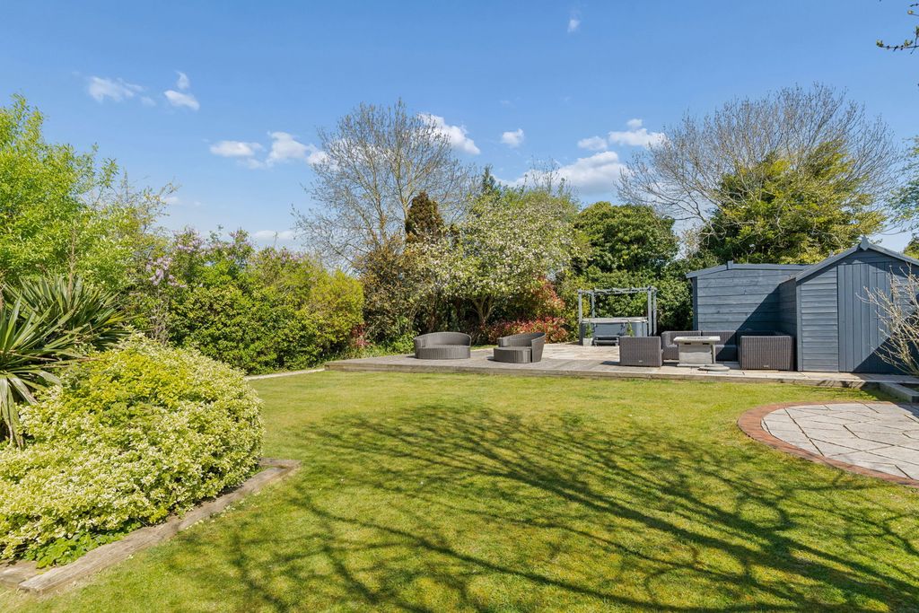 Additional image 25 of 5 bed detached house for saleCoombe Drive, Dunstable LU6