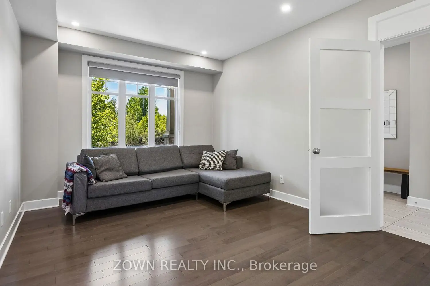 626 Sora Way photo 4