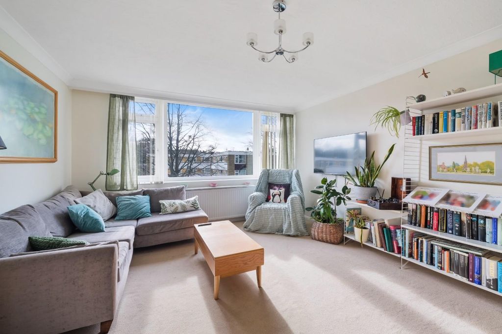 Additional image 2 of 3 bed flat for saleAvenue Road, Epsom KT18