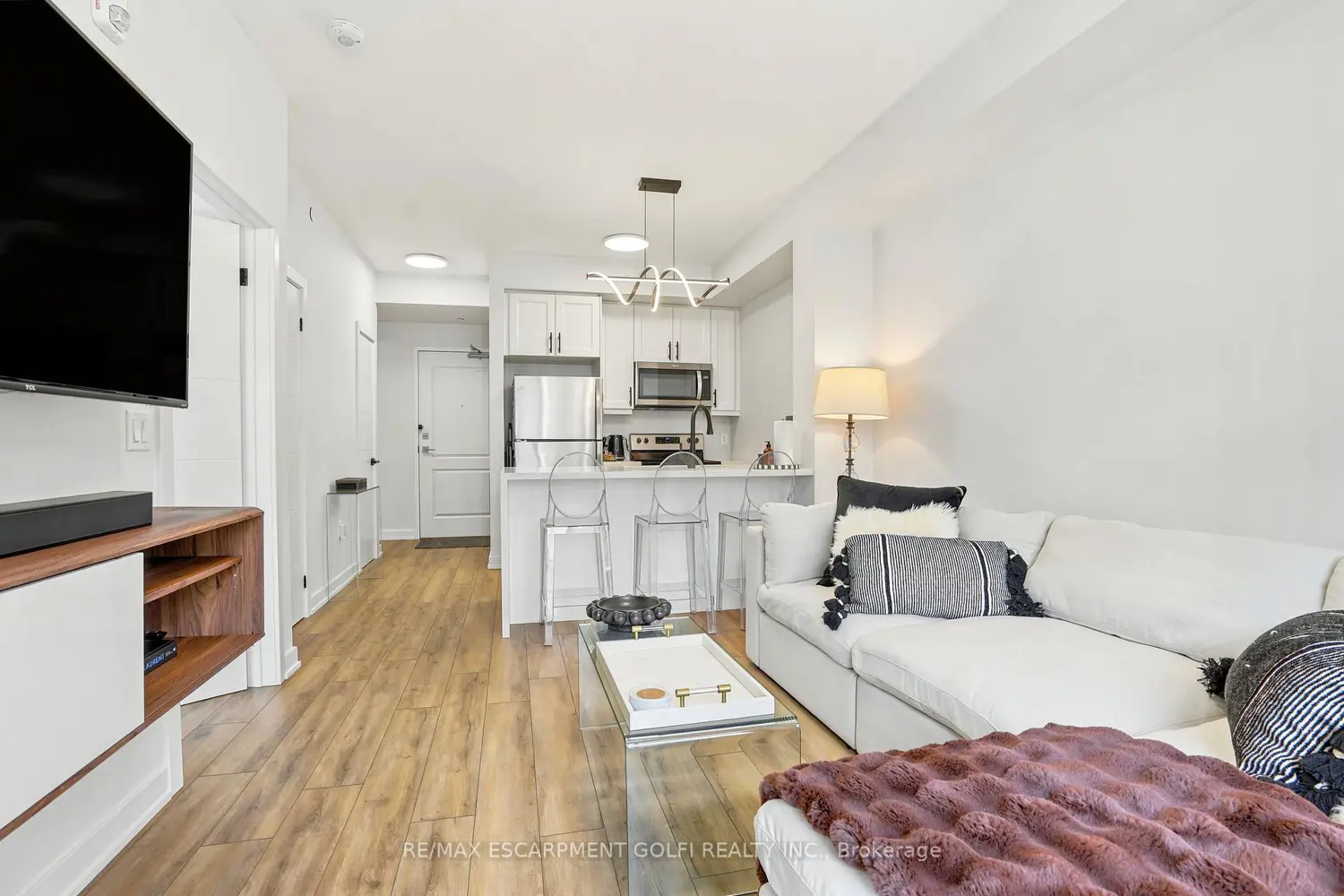 Additional image 6 of 5055 Greenlane Road 330