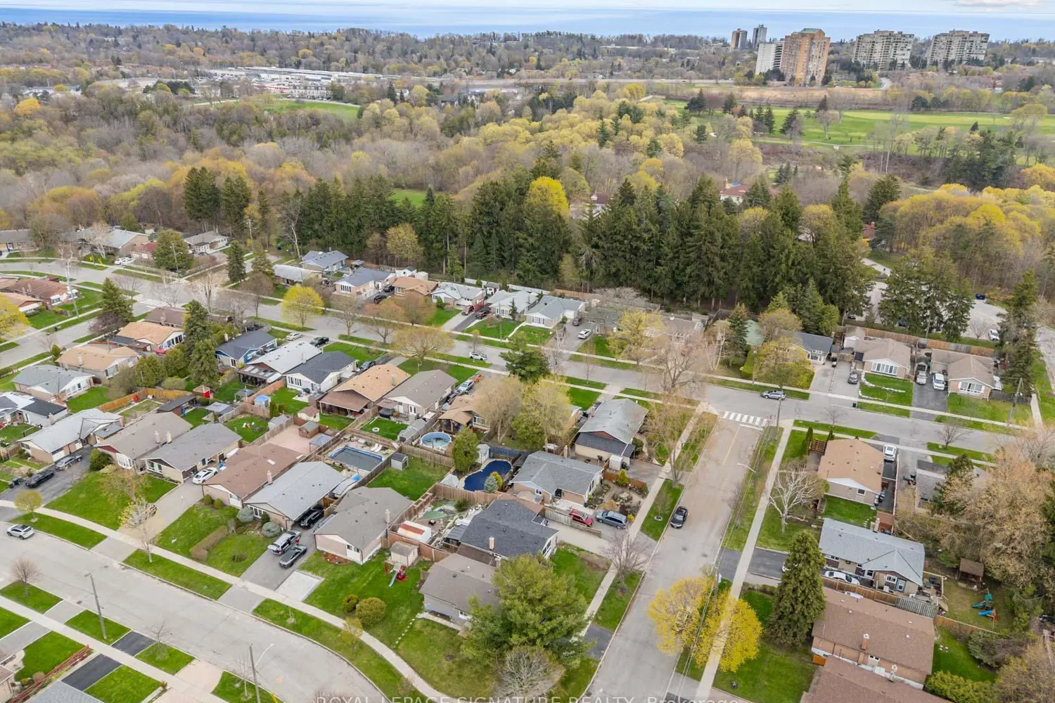 Additional image 18 of 19 Shoreland Crescent