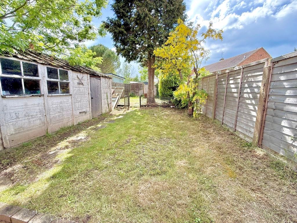 Additional image 13 of 4 bed semi-detached house for saleEvelyn Road, Dunstable LU5
