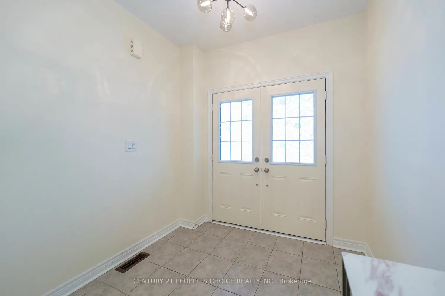 636 Mockridge Terrace photo 4