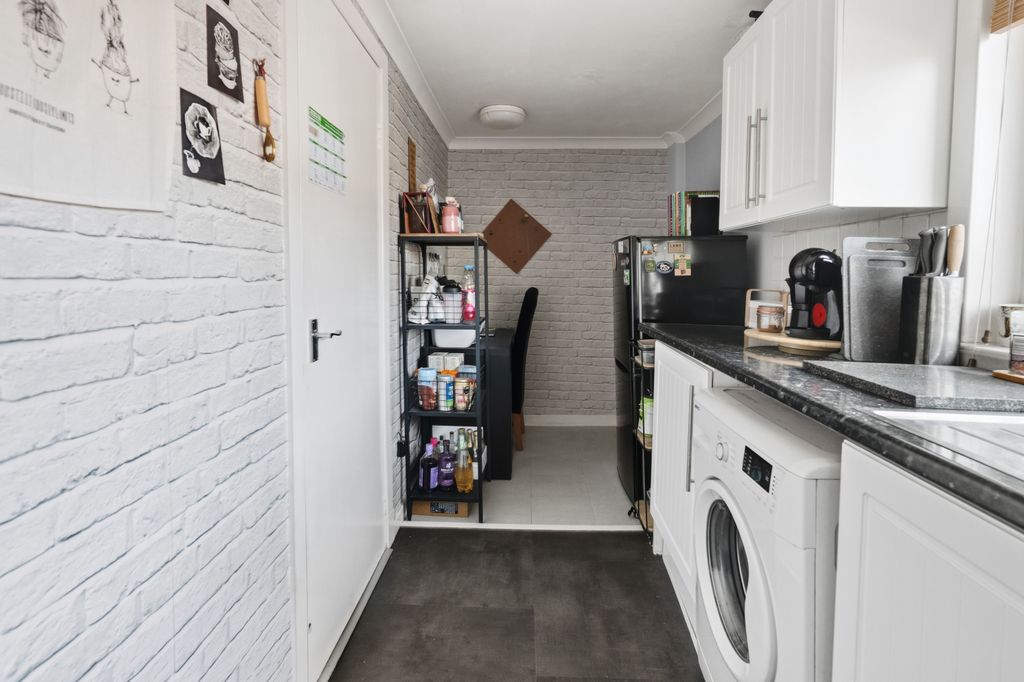 Additional image 9 of 1 bed flat for saleSt Valery Drive, Stirling FK7