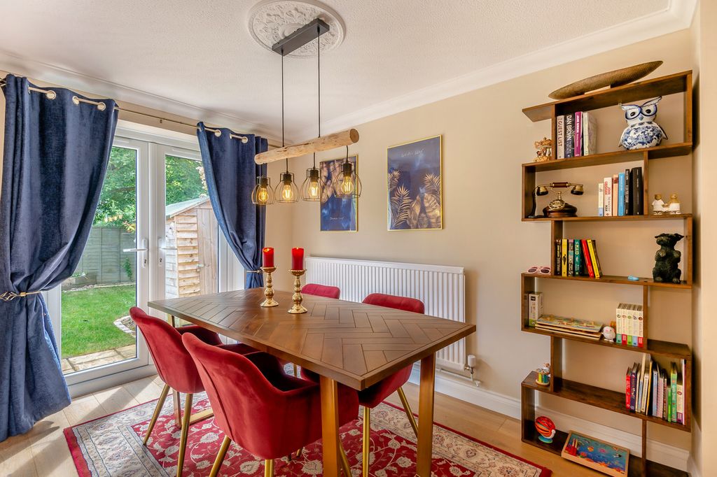 3 bed detached house for saleJuniper Drive, Ely CB7 photo 5