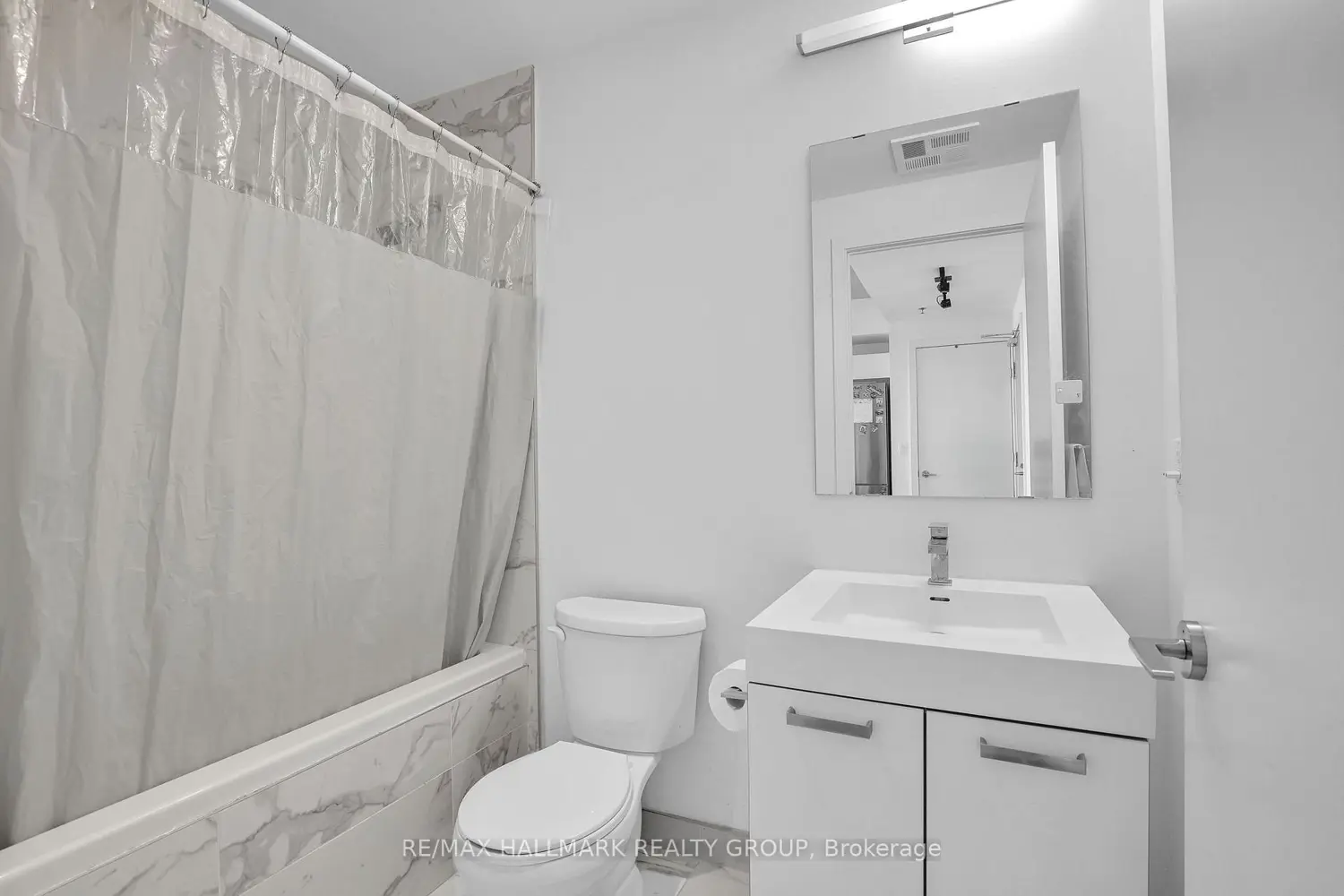 Additional image 11 of 203 Catherine Street 1204