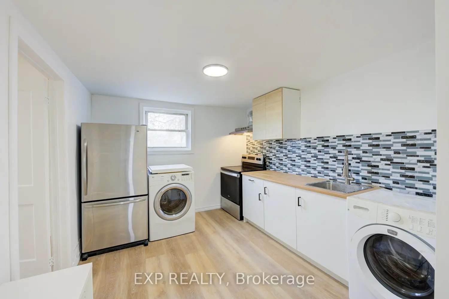 Additional image 8 of 524 Simcoe Street
