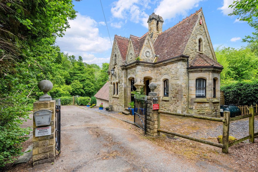 5 bed detached house for saleWilderwick Road, Dormansland RH19