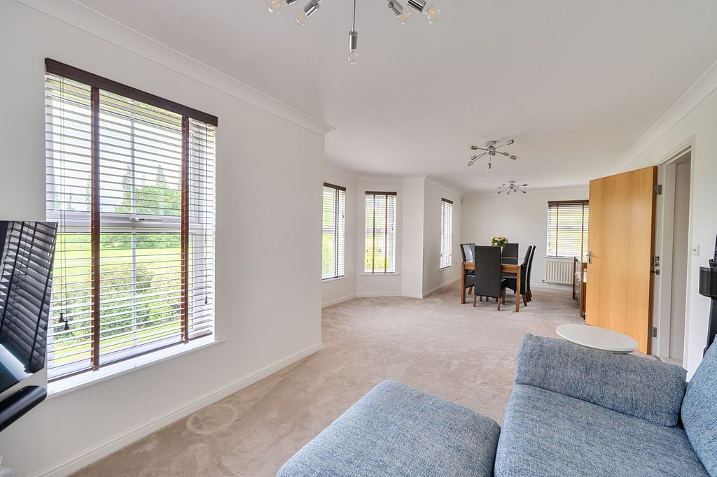 Additional image 7 of 3 bed flat for saleHorton Crescent, Epsom KT19
