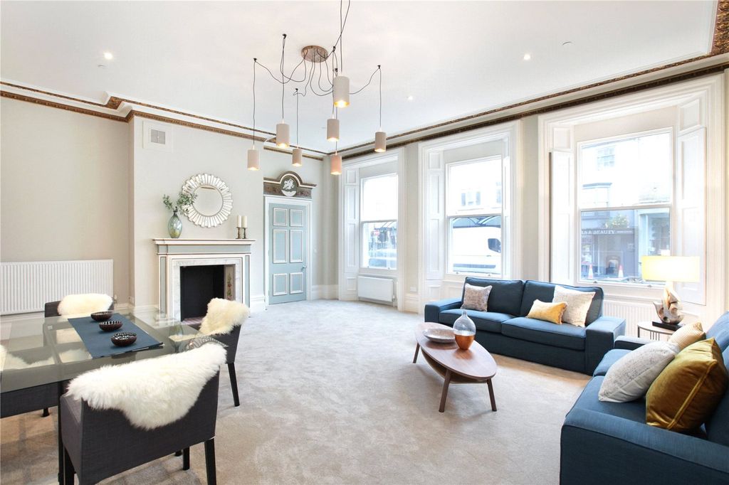 Additional image 8 of 3 bed flat for saleStratton House, 59-60 High West Street, Dorchester, Dorset DT1