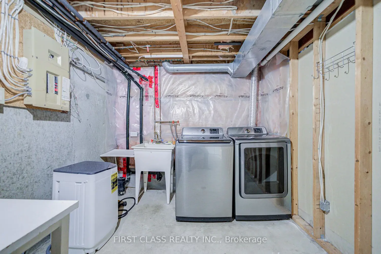 Additional image 10 of 4605 Donegal Drive 33