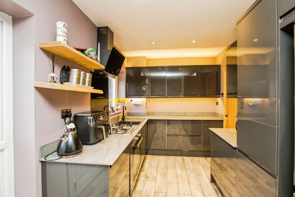 Additional image 18 of 3 bed semi-detached house for saleAlexandra Crescent, Elland HX5
