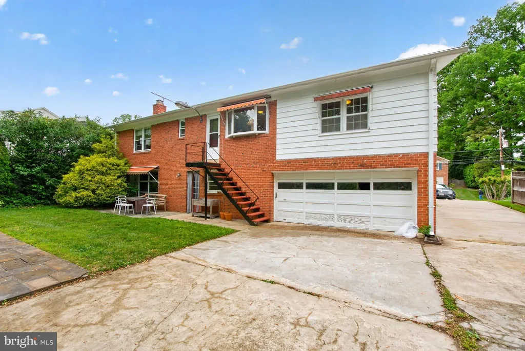 5804 Plainview Road, Bethesda, MD 20817