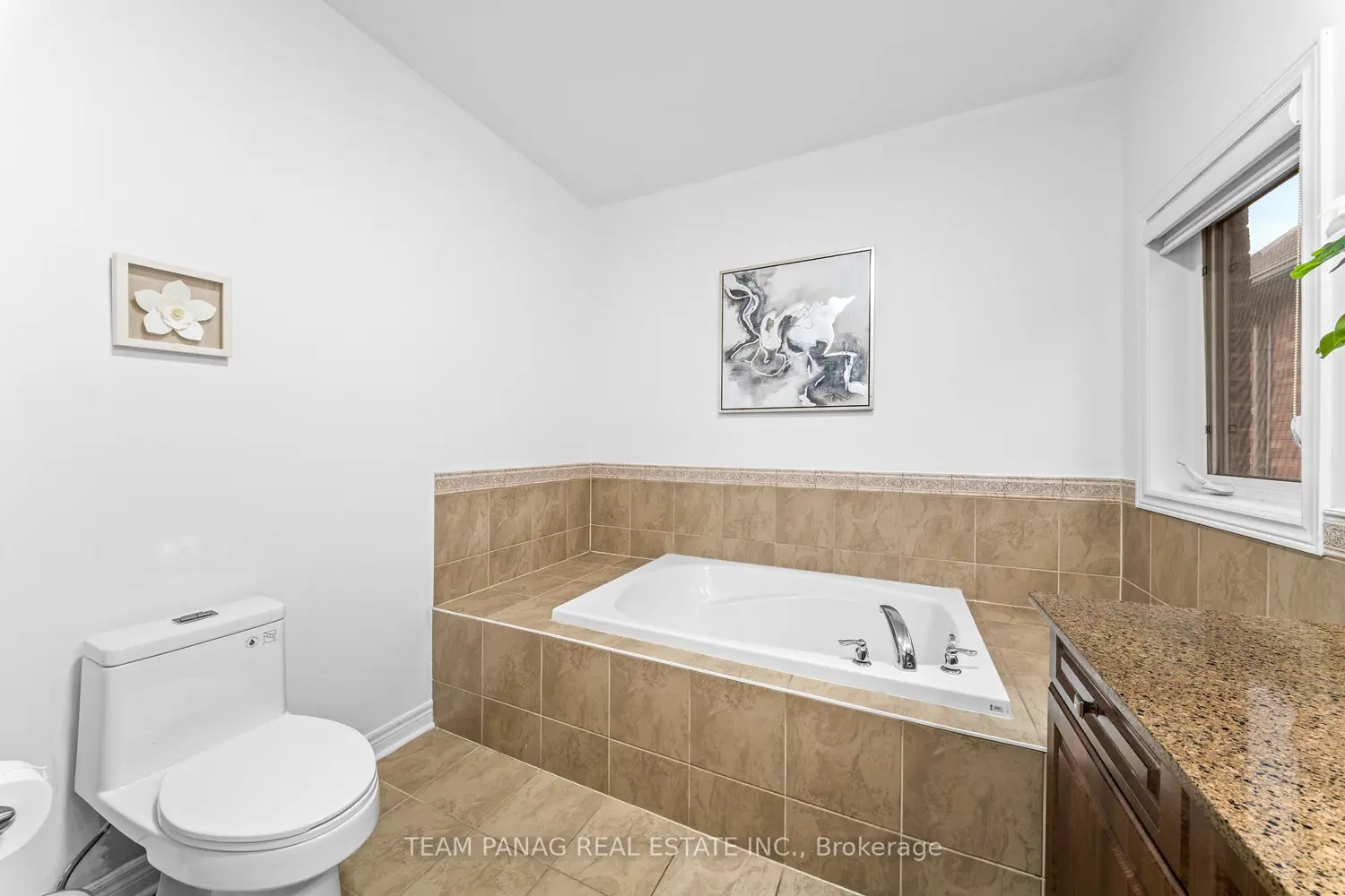 Additional image 10 of 30 Overglen Court