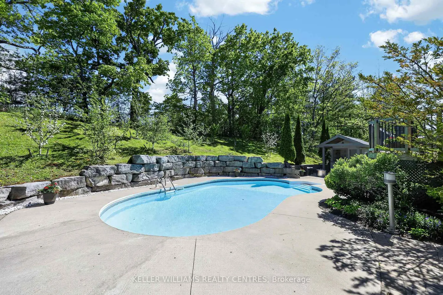 50 Glenhuron Drive photo 2