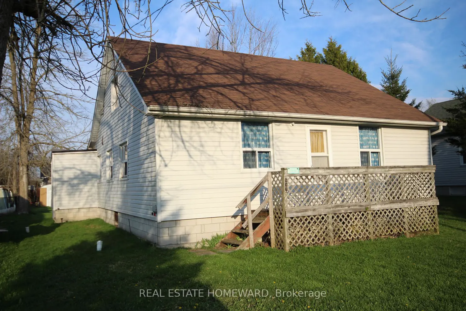 27125 Woodbine Avenue photo 3