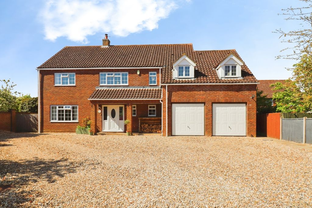 5 bed detached house for saleNorwich Road, Dereham, Norfolk NR20