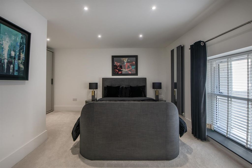 Additional image 16 of 3 bed town house for sale13A West Burnside, Dollar FK14