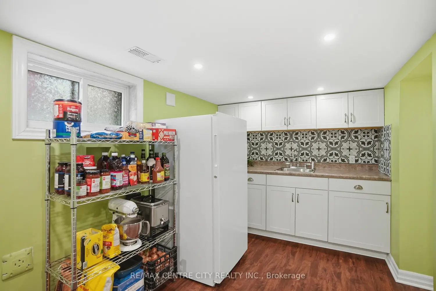 Additional image 17 of 441 Woodman Avenue