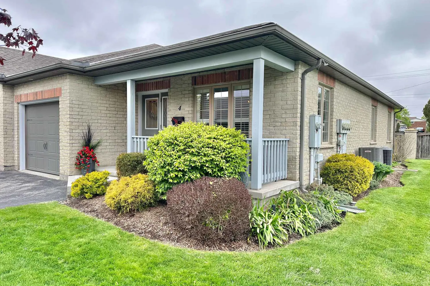 409 Queen Street 4 photo 2