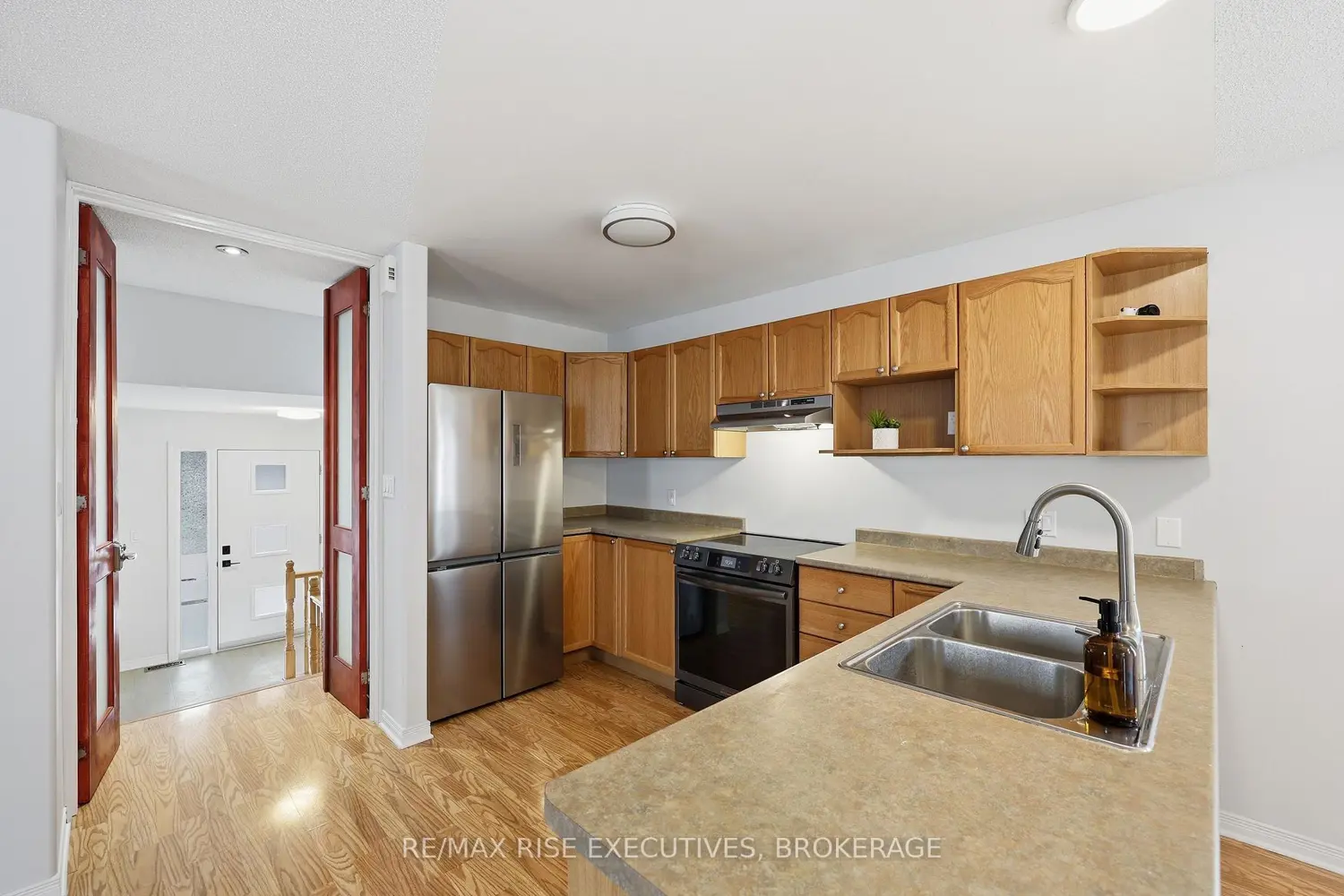 926 Bluffwood Avenue photo 4