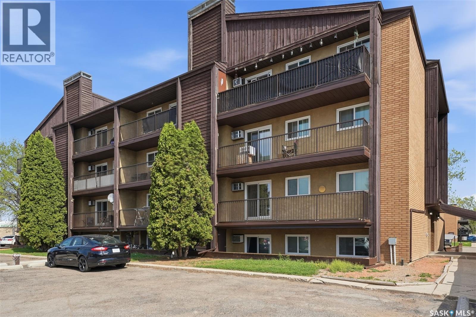 205 139 ST LAWRENCE COURT