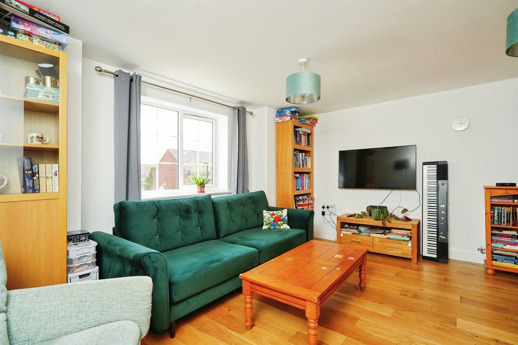 2 bed flat for saleFalcon Drive, Didcot OX11 photo 3
