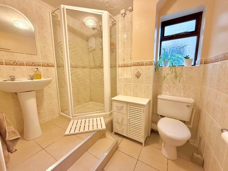 Additional image 19 of 6 bed detached house for saleWest Hill, Dunstable LU6