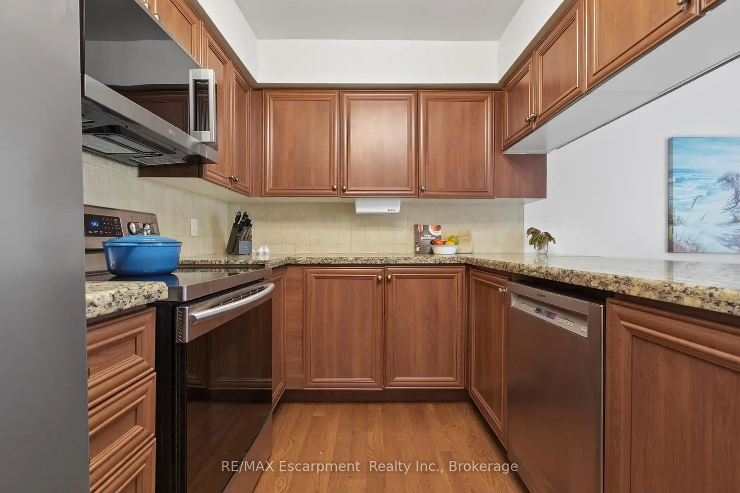 823 Hyde Road photo 5
