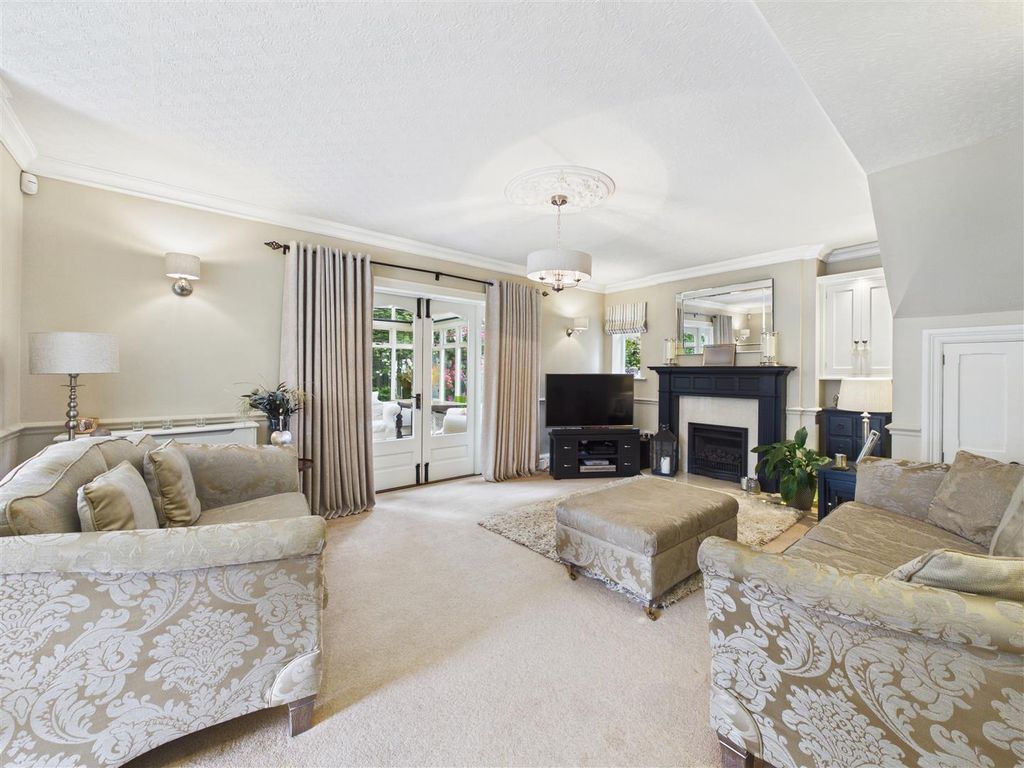 Additional image 2 of 5 bed property for saleNetherways, Park Avenue, Dronfield S18