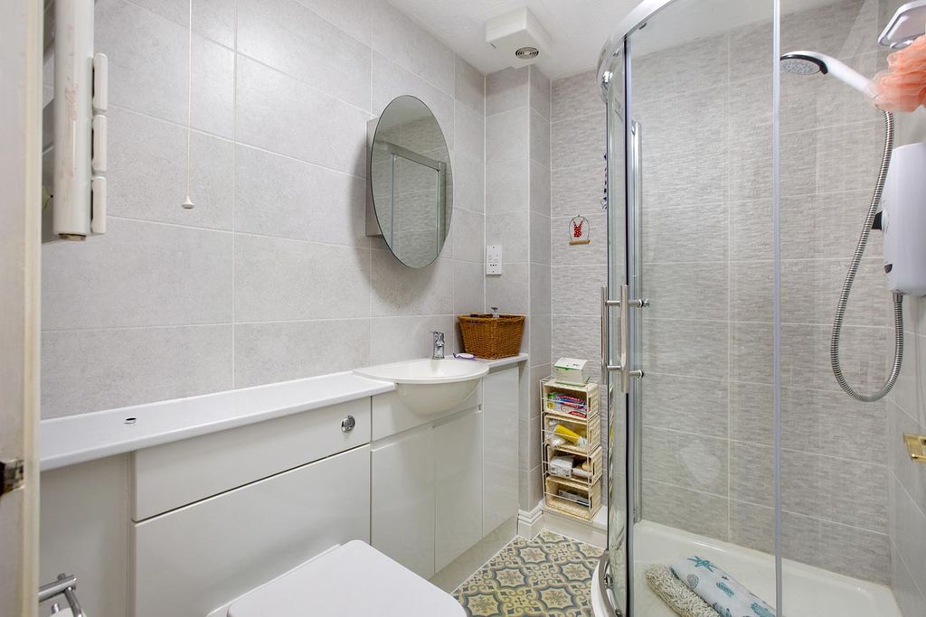Additional image 9 of 2 bed flat for saleExeter Road, Dawlish EX7
