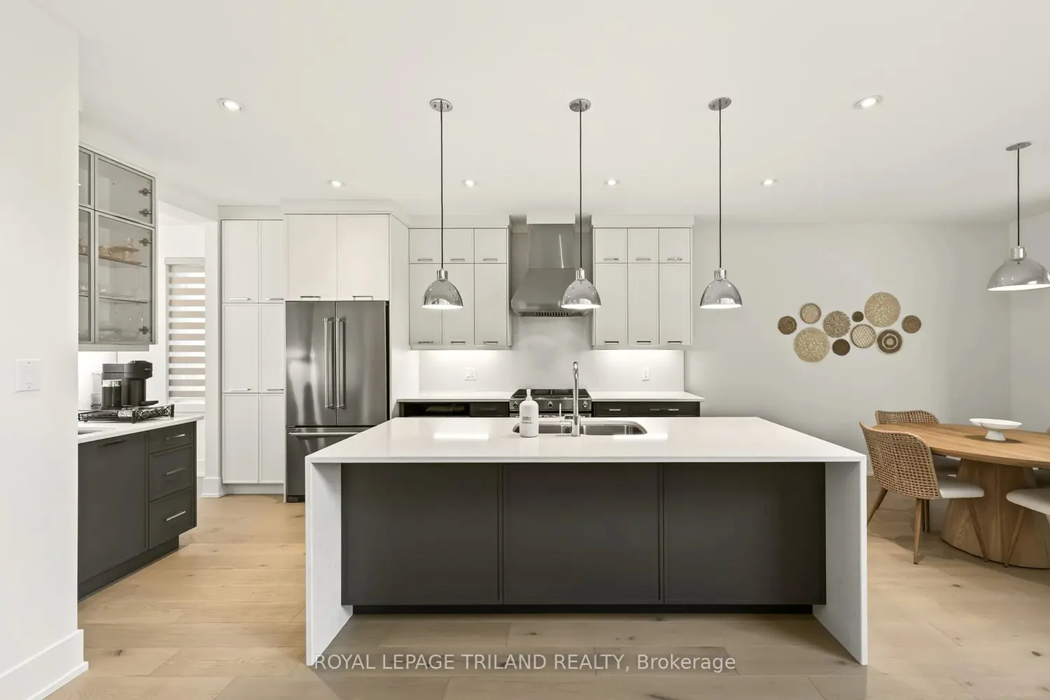 Additional image 8 of 2244 Red Thorne Avenue