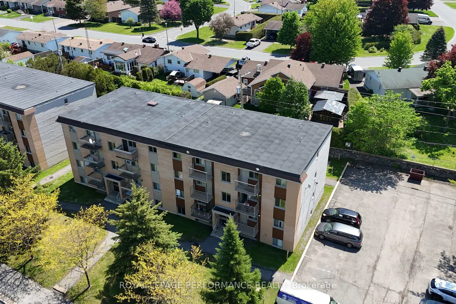 Additional image 7 of 1015 Cartier Boulevard 3