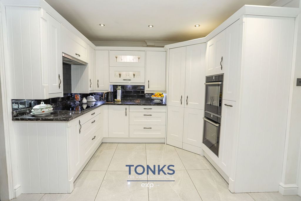 4 bed detached house for saleWolverhampton Road, Dudley DY3 photo 5