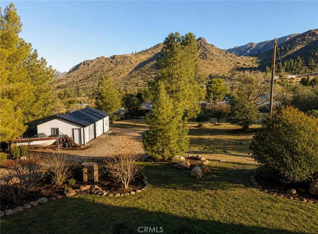 216 Kearns Dr, Bodfish, CA 93205 photo 2