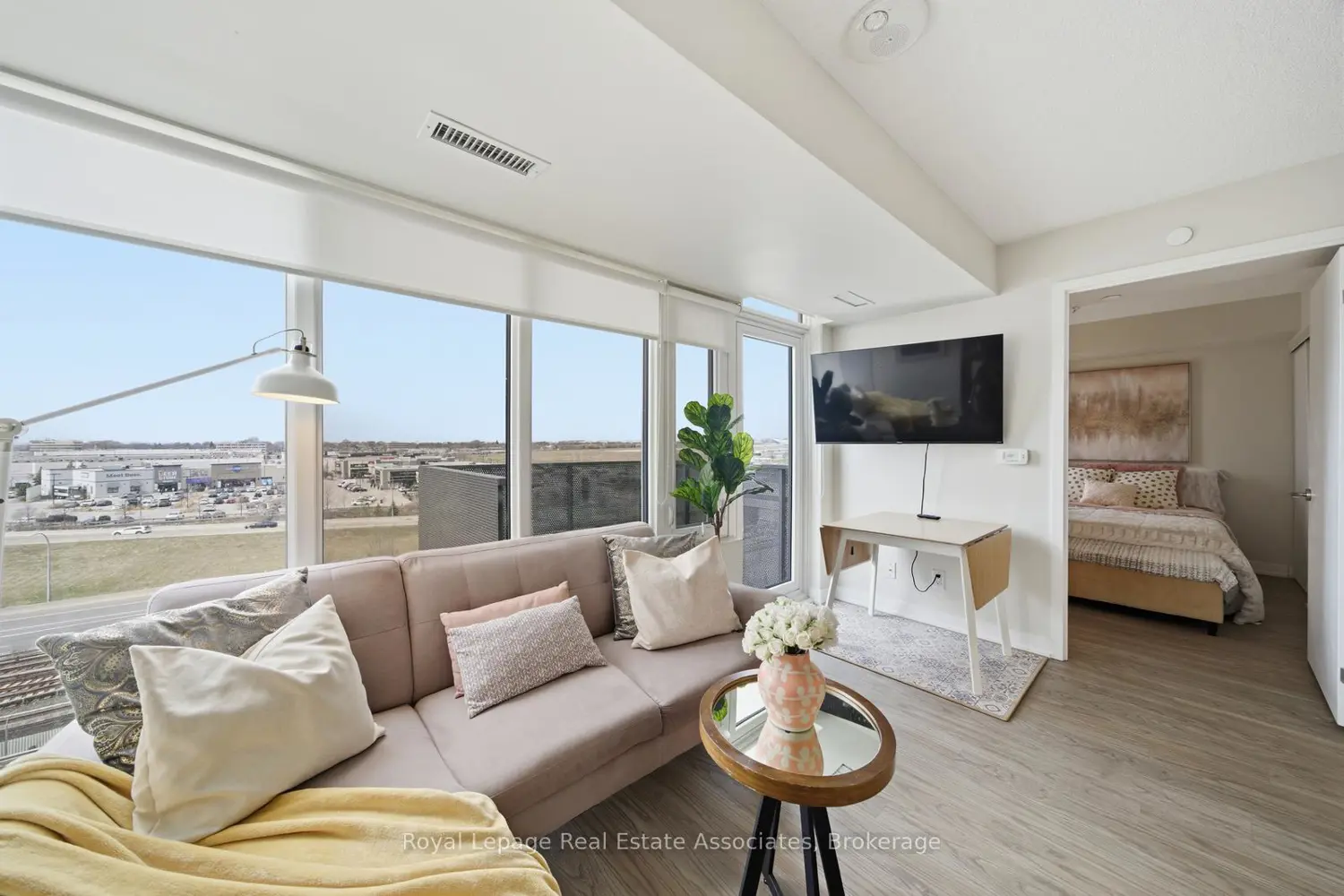 Additional image 8 of 38 Monte Kwinter Court 807