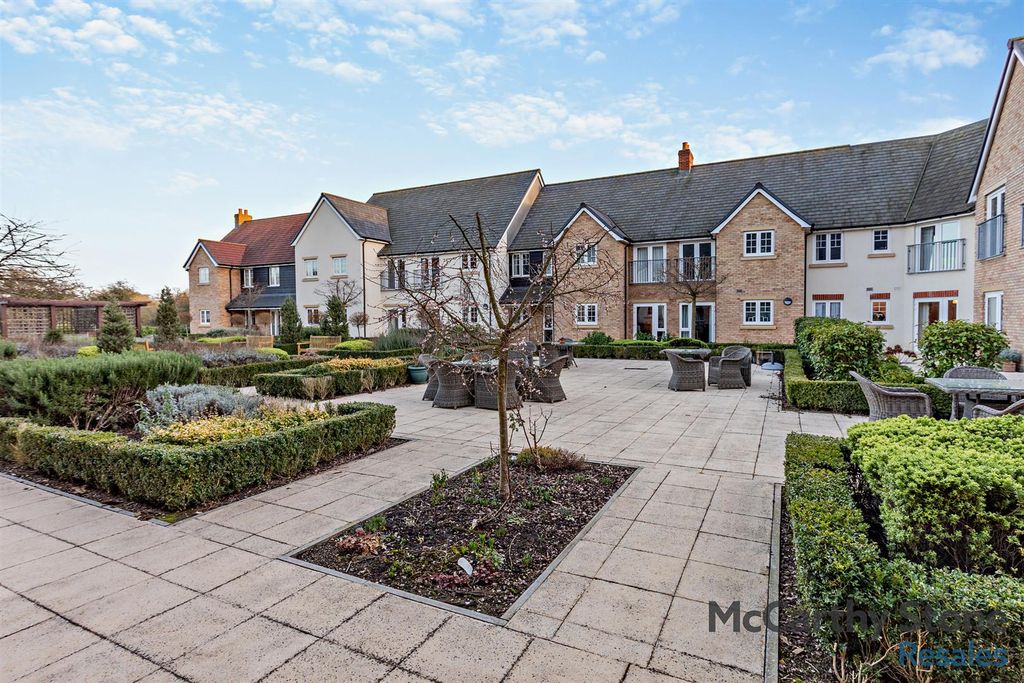 1 bed flat for saleRoslyn Court, Lisle Lane, Ely CB7 photo 4