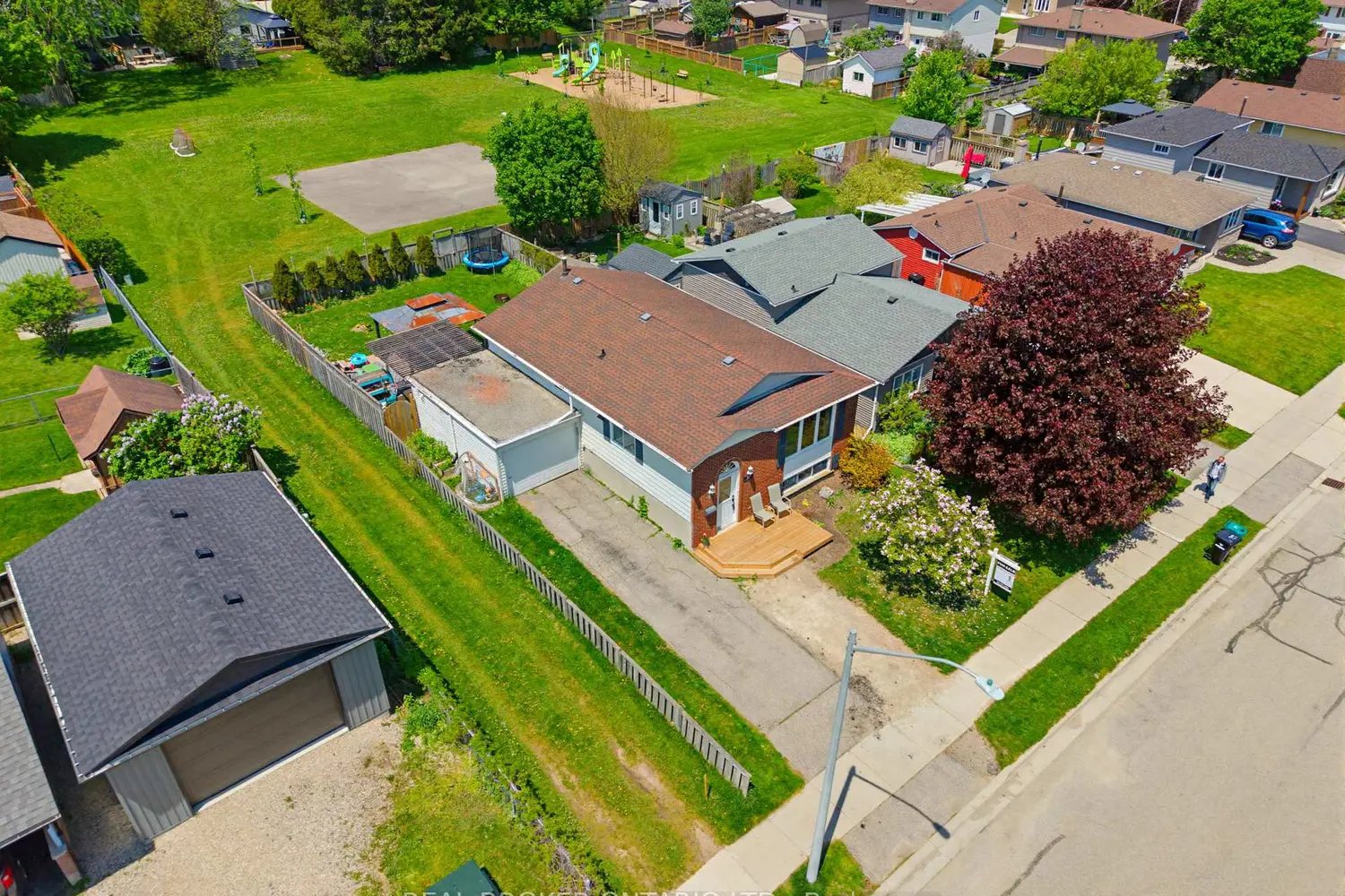 26 Aspen Crescent photo 2