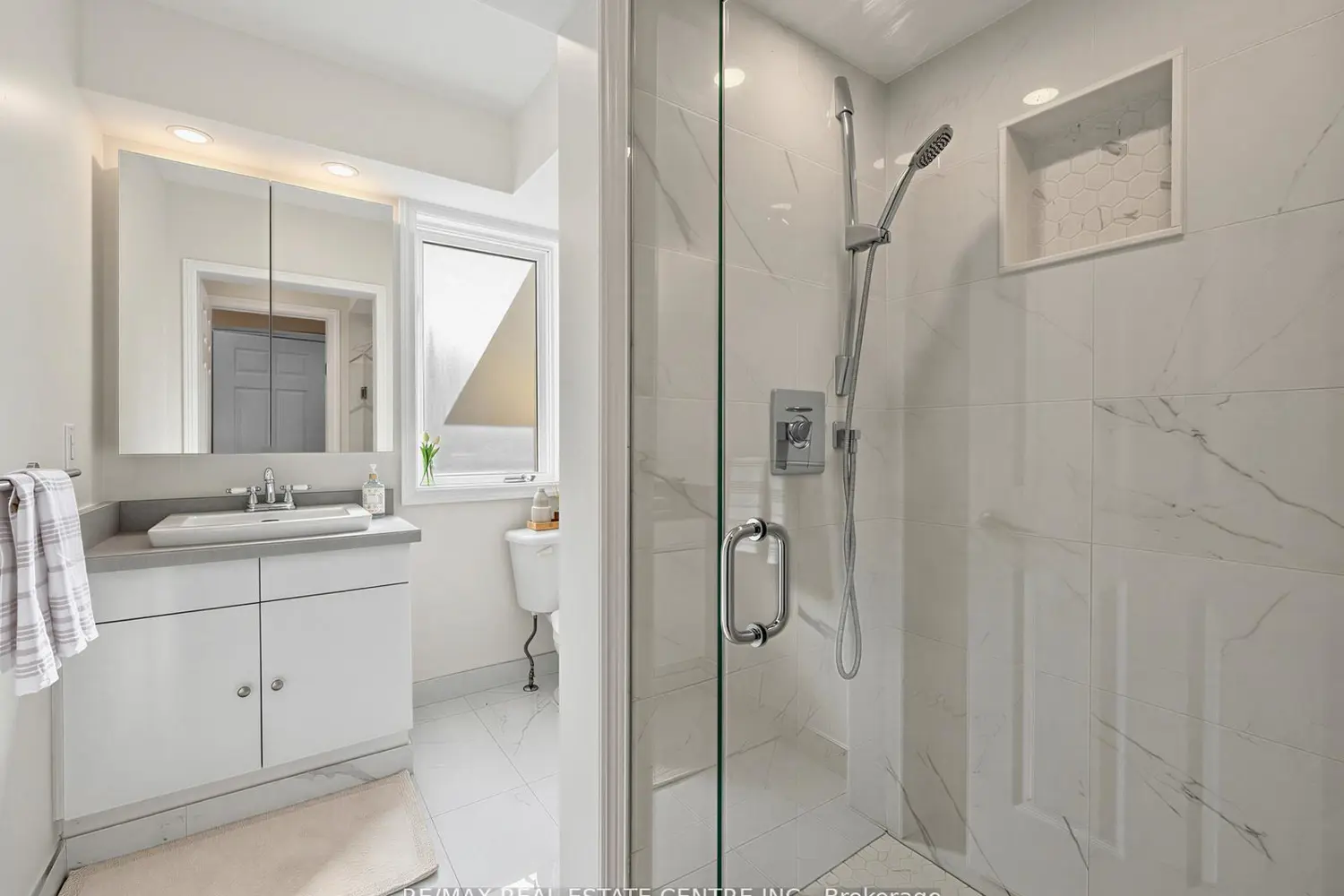 Additional image 8 of 592 Montbeck Crescent