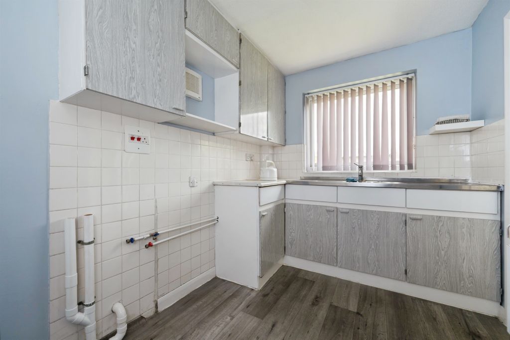Additional image 8 of 3 bed semi-detached house for saleRoyston Avenue, Eastleigh SO50