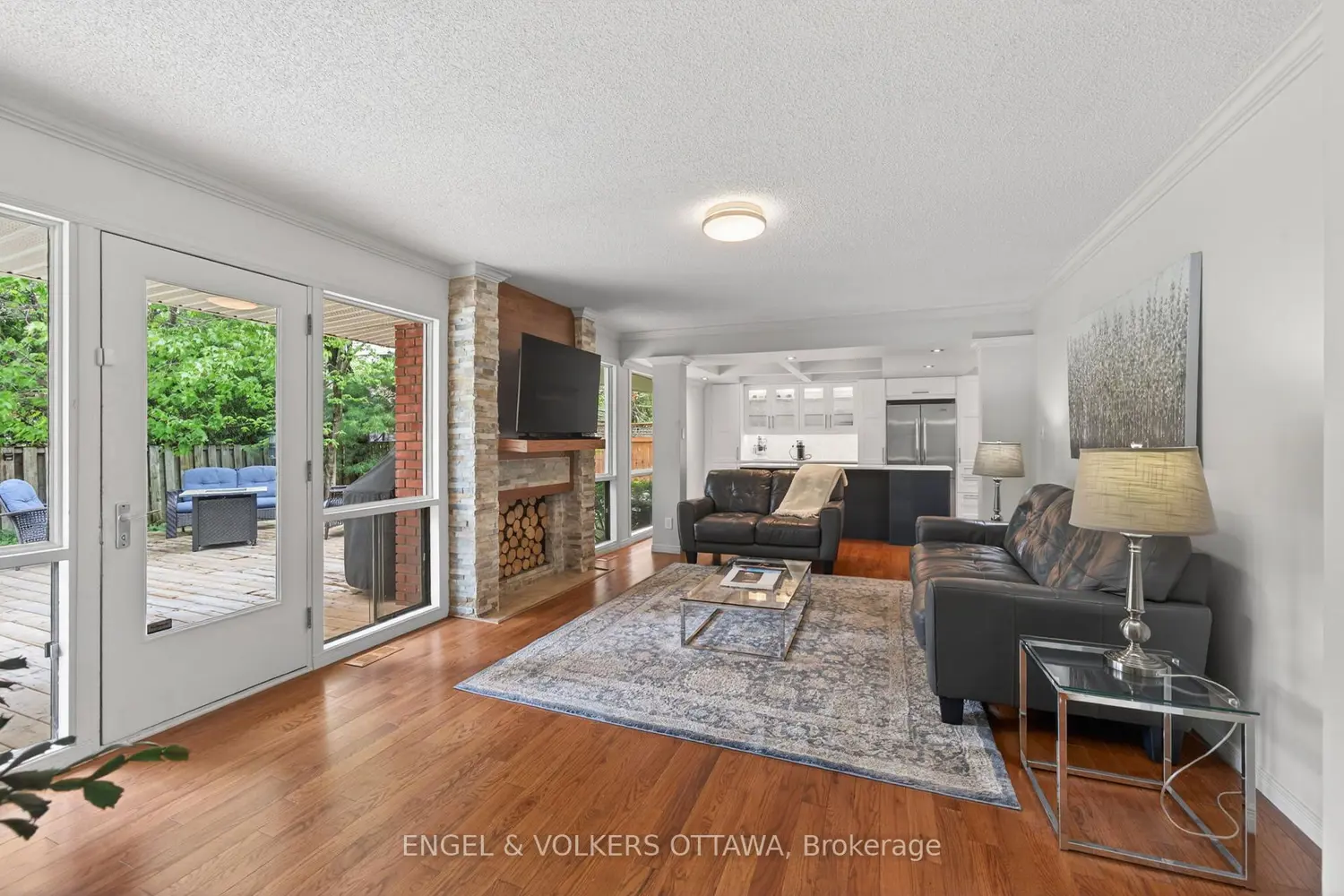 35 Riopelle Court photo 4