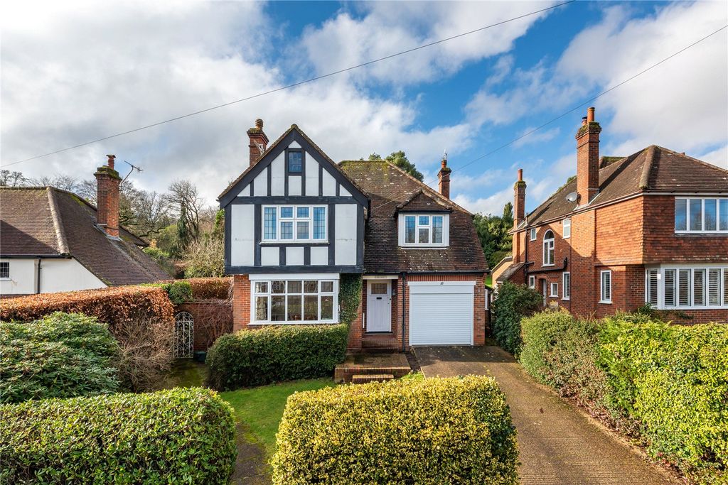 4 bed detached house for saleMilton Avenue, Westcott, Dorking, Surrey RH4