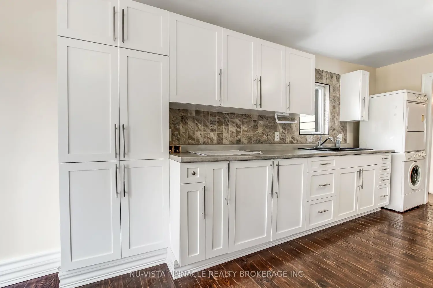 Additional image 8 of 727 Queens Avenue