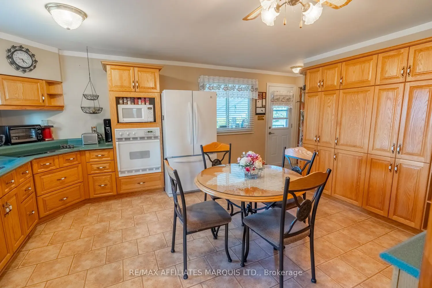 429 Beach Avenue photo 4