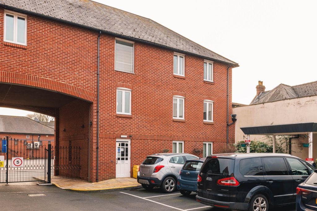 Additional image 11 of 2 bed flat for saleStation Street, Ross-On-Wye, Herefordshire HR9